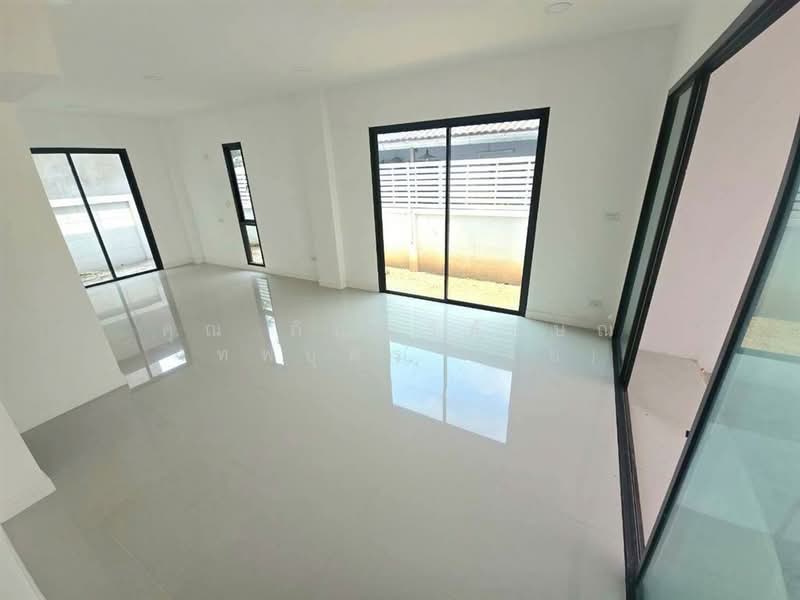 ทาวน์เฮ้าส์ 3 ชั้น 29 ตร.ว. ทาวน์เฮ้าส์ ใกล้วีณาเนอสเซอรี่ ซอยคู้บอน27 ซอย19 ถนนรามอินทรา, Bangkok, Tha Rang, Bang Khen, Bangkok, 3 Bedrooms, 167 sqm, Townhouse For Sale, by คุณ ภิญญาลักษณ์ เทพบุตร (ยุ้ย), 500168536 - DDproperty.com