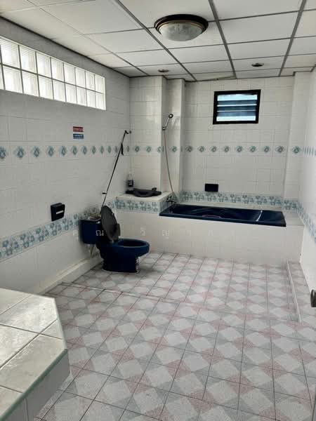 ซอยเพชรเกษม 28 แยก 13 และแยก 19 แขวงปากคลองภาษีเจริญ เขตภาษีเจริญ จ.กรุงเทพ, กรุงเทพ, ปากคลองภาษีเจริญ, ภาษีเจริญ, กรุงเทพ, 1,240 ตร.ม., ตึกแถว-อาคารพาณิชย์ ขาย, โดย คุณ วิญากร, 500168557 - DDproperty.com