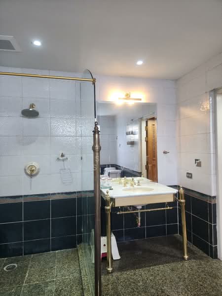 Pearl Garden, Bangkok, Sathorn, Silom, Bang Rak, Bangkok, 3 Bedrooms, 244 sqm, Condo For Sale, by Kasidit Vasuvat, 500168560 - DDproperty.com