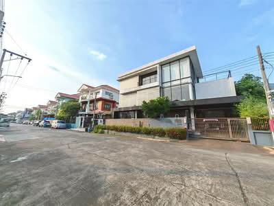 ขาย - บ้านเดี่ยว 3 ชั้น 78.6 ตร.ว. หมู่บ้านอรุณทอง ซอยวัฒนเสวี ถนนพุทธมณพลสาย2, กรุงเทพ