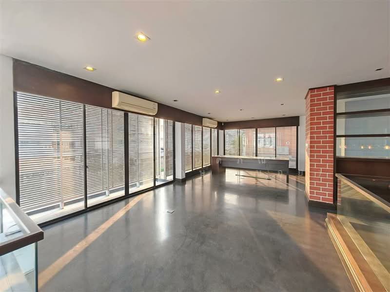 บ้านเดี่ยว 3 ชั้น 78.6 ตร.ว. หมู่บ้านอรุณทอง ซอยวัฒนเสวี ถนนพุทธมณพลสาย2, Bangkok, Bang Phai, Bang Khae, Bangkok, 4 Bedrooms, 500 sqm, Single Detached House For Sale, by คุณ กันตภณ จักกาวิรักษ์ (บอย), 500168562 - DDproperty.com