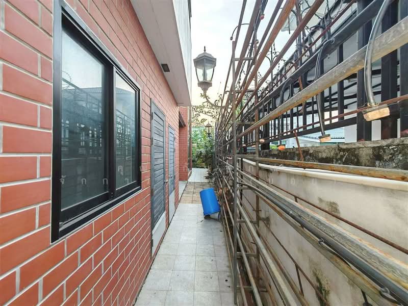 บ้านเดี่ยว 3 ชั้น 78.6 ตร.ว. หมู่บ้านอรุณทอง ซอยวัฒนเสวี ถนนพุทธมณพลสาย2, Bangkok, Bang Phai, Bang Khae, Bangkok, 4 Bedrooms, 500 sqm, Single Detached House For Sale, by คุณ กันตภณ จักกาวิรักษ์ (บอย), 500168562 - DDproperty.com