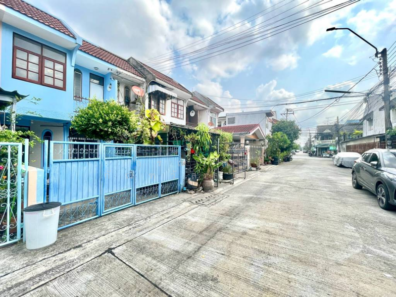 ขาย ทาวน์เฮ้าส์ 2 ชั้น ลาดพร้าว 41 แยก 15, กรุงเทพ, จันทรเกษม, จตุจักร, กรุงเทพ, 80 ตร.ม., ทาวน์เฮ้าส์ ขาย, โดย กรณวัสส์ กัณฑวัสส์วงส์, 500168565 - DDproperty.com