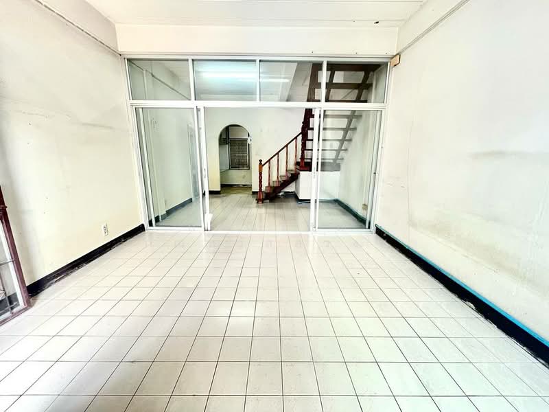 ขาย ทาวน์เฮ้าส์ 2 ชั้น ลาดพร้าว 41 แยก 15, กรุงเทพ, จันทรเกษม, จตุจักร, กรุงเทพ, 80 ตร.ม., ทาวน์เฮ้าส์ ขาย, โดย กรณวัสส์ กัณฑวัสส์วงส์, 500168565 - DDproperty.com