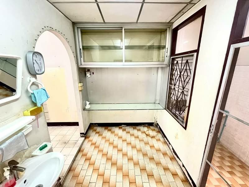 ขาย ทาวน์เฮ้าส์ 2 ชั้น ลาดพร้าว 41 แยก 15, Bangkok, Chan Kasem, Chatuchak, Bangkok, 2 Bedrooms, 80 sqm, Townhouse For Sale, by กรณวัสส์ กัณฑวัสส์วงส์, 500168565 - DDproperty.com