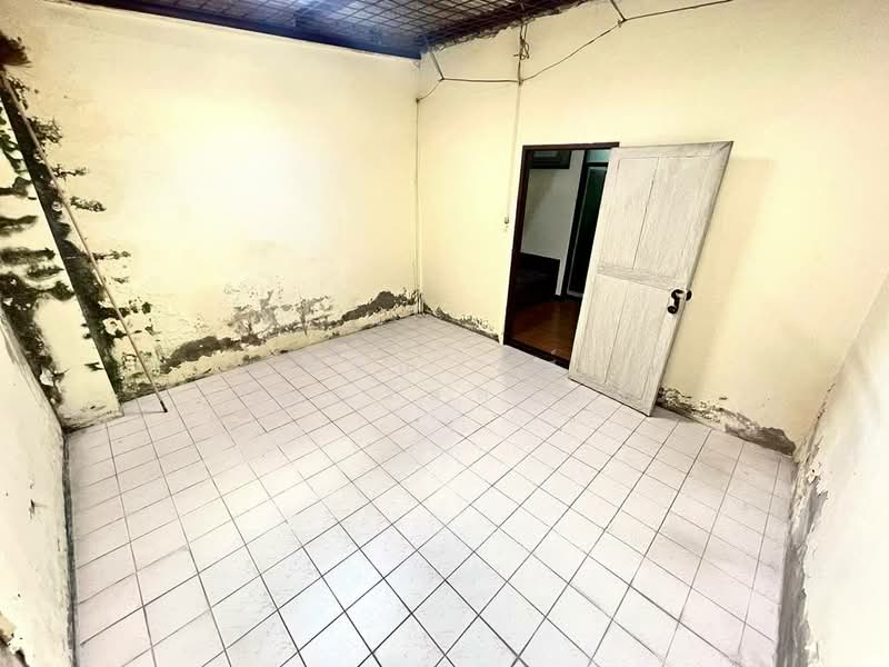 ขาย ทาวน์เฮ้าส์ 2 ชั้น ลาดพร้าว 41 แยก 15, Bangkok, Chan Kasem, Chatuchak, Bangkok, 2 Bedrooms, 80 sqm, Townhouse For Sale, by กรณวัสส์ กัณฑวัสส์วงส์, 500168565 - DDproperty.com