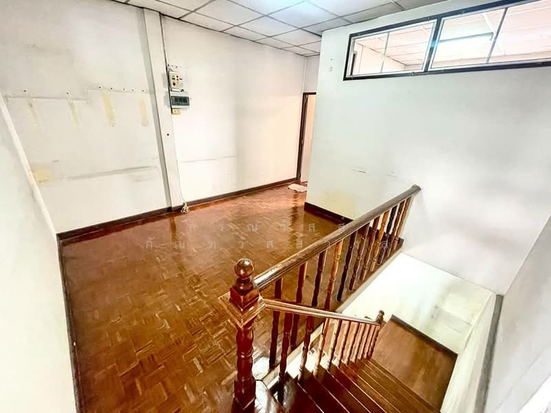 ขาย ทาวน์เฮ้าส์ 2 ชั้น ลาดพร้าว 41 แยก 15, Bangkok, Chan Kasem, Chatuchak, Bangkok, 2 Bedrooms, 80 sqm, Townhouse For Sale, by กรณวัสส์ กัณฑวัสส์วงส์, 500168565 - DDproperty.com