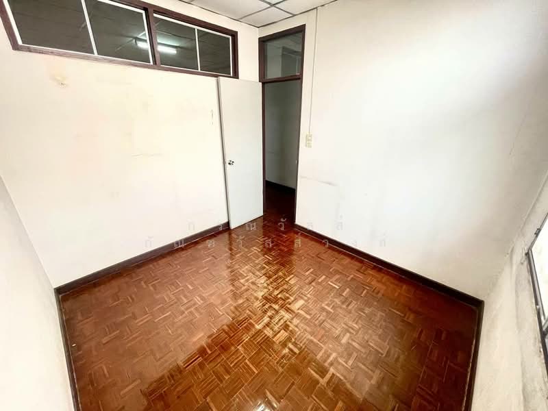 ขาย ทาวน์เฮ้าส์ 2 ชั้น ลาดพร้าว 41 แยก 15, Bangkok, Chan Kasem, Chatuchak, Bangkok, 2 Bedrooms, 80 sqm, Townhouse For Sale, by กรณวัสส์ กัณฑวัสส์วงส์, 500168565 - DDproperty.com