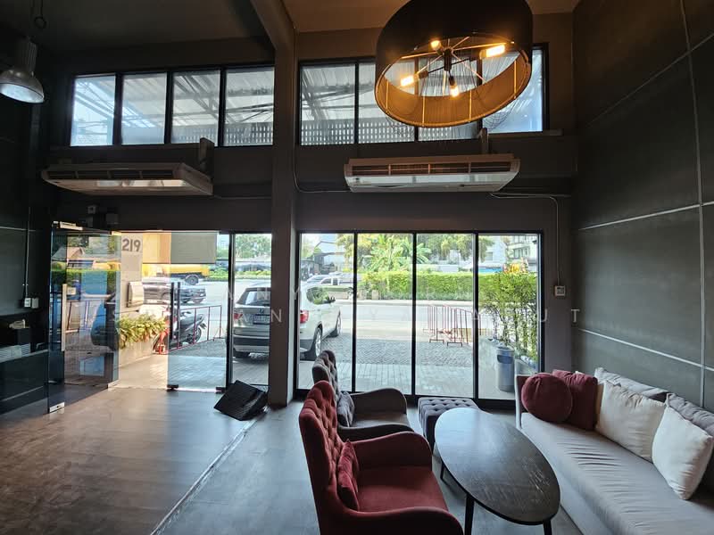 12, Bangkok, Huai Khwang, Huai Khwang, Bangkok, , 600 sqm, Shophouse For Rent, by Anyaporn Srikanlayanabut, 500168587 - DDproperty.com