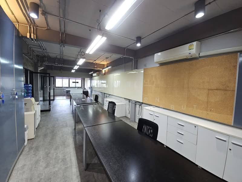 12, กรุงเทพ, ห้วยขวาง, ห้วยขวาง, กรุงเทพ, 600 ตร.ม., ตึกแถว-อาคารพาณิชย์ ให้เช่า, โดย Anyaporn Srikanlayanabut, 500168587 - DDproperty.com