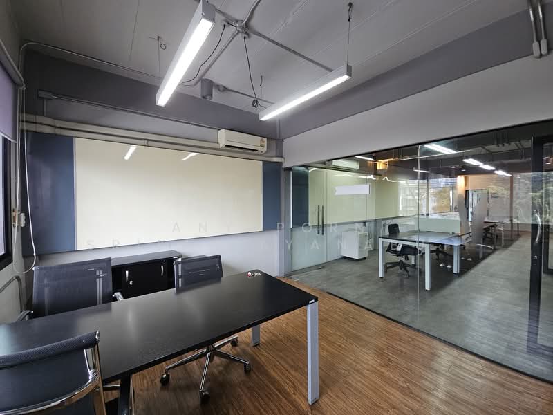 12, กรุงเทพ, ห้วยขวาง, ห้วยขวาง, กรุงเทพ, 600 ตร.ม., ตึกแถว-อาคารพาณิชย์ ให้เช่า, โดย Anyaporn Srikanlayanabut, 500168587 - DDproperty.com