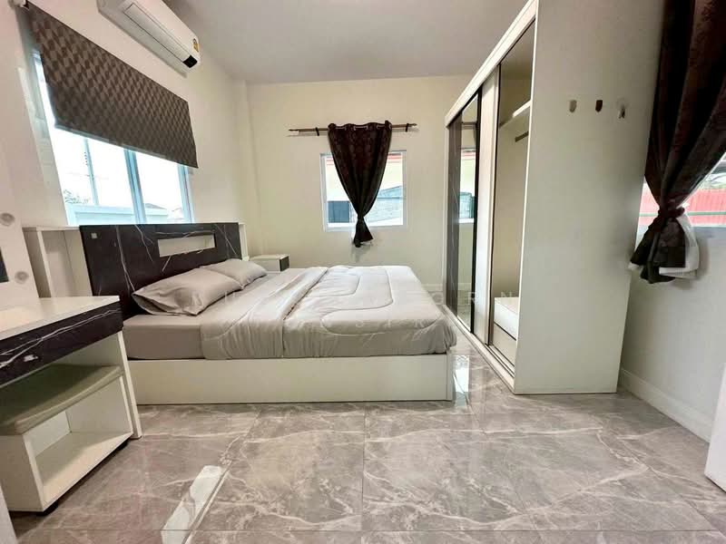 บ้านให้เช่า – ใกล้ตลาดเจริญเจริญ เพียง 10 นาที ค่าเช่า 15,000 บาท / เดือน รหัสทรัพย์ : No.13H695, Chiang Mai, San Kamphaeng, San Kamphaeng, Chiang Mai, 2 Bedrooms, 100 sqm, Single Detached House For Rent, by Rutchaporn Tunsiri, 500168604 - DDproperty.com