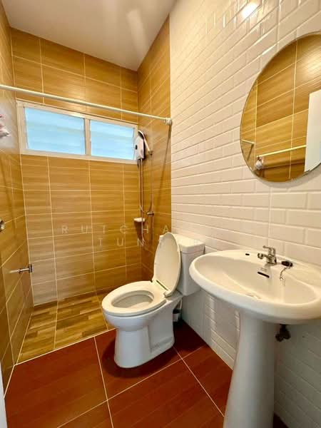 บ้านให้เช่า – ใกล้ตลาดเจริญเจริญ เพียง 10 นาที ค่าเช่า 15,000 บาท / เดือน รหัสทรัพย์ : No.13H695, เชียงใหม่, สันกำแพง, สันกำแพง, เชียงใหม่, 100 ตร.ม., บ้านเดี่ยว ให้เช่า, โดย Rutchaporn Tunsiri, 500168604 - DDproperty.com