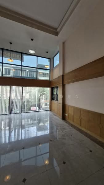12, Bangkok, Din Daeng, Din Daeng, Bangkok, , 500 sqm, Shophouse For Rent, by Anyaporn Srikanlayanabut, 500168626 - DDproperty.com