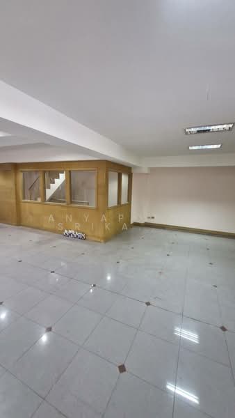 12, Bangkok, Din Daeng, Din Daeng, Bangkok, , 500 sqm, Shophouse For Rent, by Anyaporn Srikanlayanabut, 500168626 - DDproperty.com
