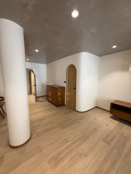 รีโนเวทใหม่ บ้านสวยมาก ใกล้ BTS พร้อมพงษ์ ให้เช่าทาวนฺโฮม 2 ชั้น สุขุมวิท 26, Bangkok, สุขุมวิท, Khlong Tan Nua, Watthana, Bangkok, 3 Bedrooms, 200 sqm, Townhouse For Rent, by บุษบา รัตนวงษ์ชัย, 500168646 - DDproperty.com