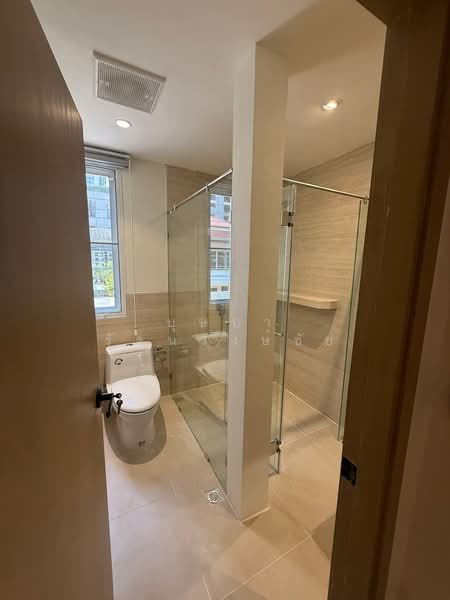 รีโนเวทใหม่ บ้านสวยมาก ใกล้ BTS พร้อมพงษ์ ให้เช่าทาวนฺโฮม 2 ชั้น สุขุมวิท 26, กรุงเทพ, สุขุมวิท, คลองตันเหนือ, วัฒนา, กรุงเทพ, 200 ตร.ม., ทาวน์เฮ้าส์ ให้เช่า, โดย บุษบา รัตนวงษ์ชัย, 500168646 - DDproperty.com