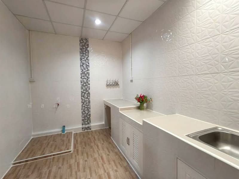 หมู่บ้านบุศรินทร์ รังสิต-คลอง2, ปทุมธานี, คูคต, ลำลูกกา, ปทุมธานี, 100 ตร.ม., ทาวน์เฮ้าส์ ขาย, โดย คุณ ณัฏฐ์ภัสชา พัสภิชากรณ์กูน (ชุรี), 500168655 - DDproperty.com