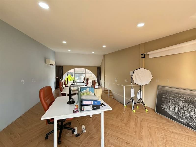 โฮมออฟฟิศ 2 ชั้น 20 ตร.ว. โฮมออฟฟิศ ซอยลาดพร้าว33 แยก1 ใกล้ MRTสถานีลาดพร้าว ถนนลาดพร้าว, Bangkok, Chan Kasem, Chatuchak, Bangkok, Studio, 150 sqm, Townhouse For Sale, by คุณ พรทิพย์ จันทร์หา (ปุ๋ย), 500168703 - DDproperty.com