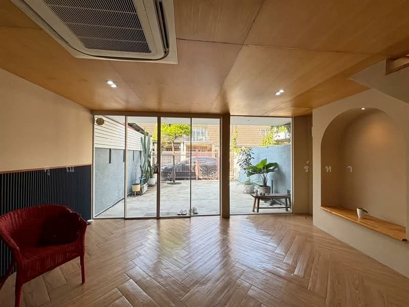 โฮมออฟฟิศ 2 ชั้น 20 ตร.ว. โฮมออฟฟิศ ซอยลาดพร้าว33 แยก1 ใกล้ MRTสถานีลาดพร้าว ถนนลาดพร้าว, Bangkok, Chan Kasem, Chatuchak, Bangkok, Studio, 150 sqm, Townhouse For Sale, by คุณ พรทิพย์ จันทร์หา (ปุ๋ย), 500168703 - DDproperty.com