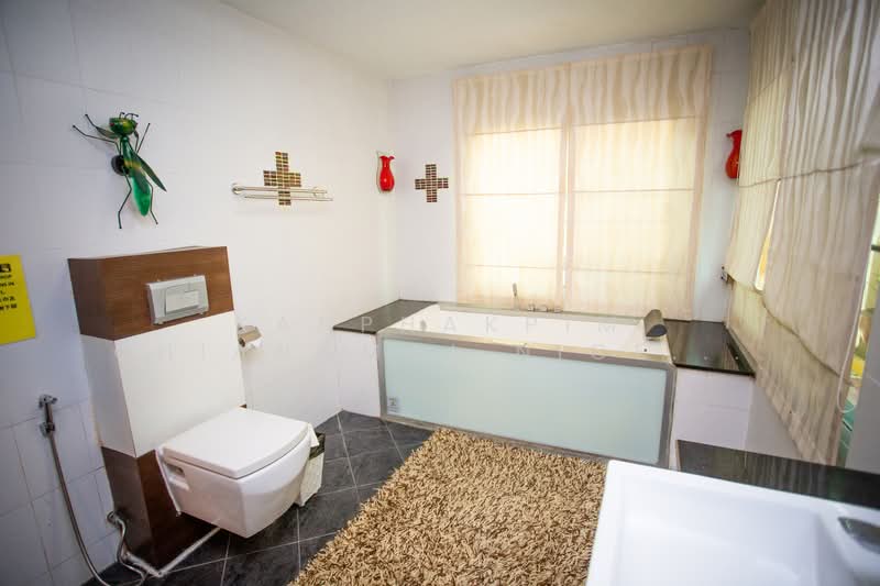 House and Hotel business for sale with good location, Chiang Mai, Wat Khet, Muang Chiang Mai, Chiang Mai, , 1,000 sqm, Business For Sale, by Kanphakpim Chiangmai Nice Home, 500168705 - DDproperty.com