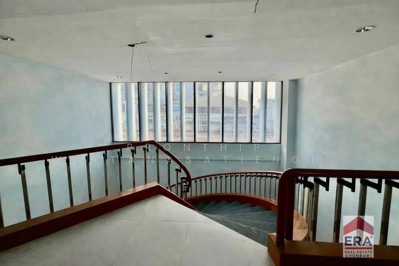 Hotel & Land for Sale in Central Chonburi | 148 Rooms with Parking Buildings on 5+ Rai, Chon Buri (Pattaya), -, Bang Pla Soi, Muang Chon Buri, Chon Buri (Pattaya), , 30,000 sqm, Business For Sale, by Pronthip Wattanasatiengul, 500168714 - DDproperty.com