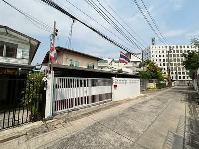 ขาย - ที่ดิน + บ้าน 2 ชั้น 50 ตร.ว. ซอยพหลโยธิน26 ถนนพหลโยธิน, กรุงเทพ