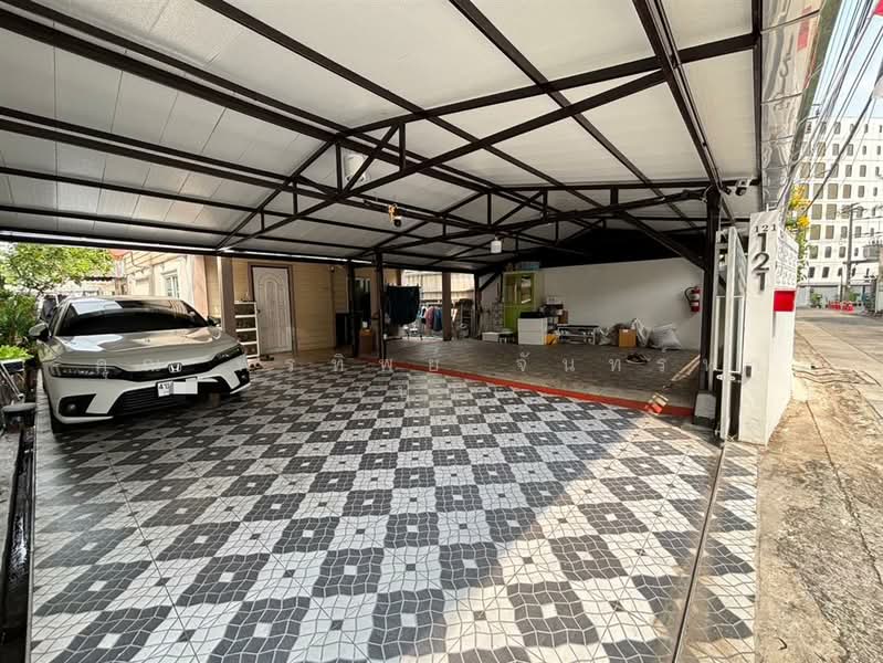 ที่ดิน + บ้าน 2 ชั้น 50 ตร.ว. ซอยพหลโยธิน26 ถนนพหลโยธิน, กรุงเทพ, ถนนพหลโยธิน, จอมพล, จตุจักร, กรุงเทพ, 200 ตร.ม., บ้านเดี่ยว ขาย, โดย คุณ พรทิพย์ จันทร์หา (ปุ๋ย), 500168717 - DDproperty.com