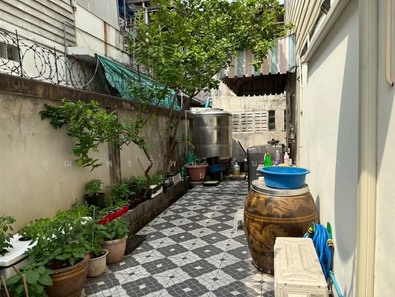 ที่ดิน + บ้าน 2 ชั้น 50 ตร.ว. ซอยพหลโยธิน26 ถนนพหลโยธิน, กรุงเทพ, ถนนพหลโยธิน, จอมพล, จตุจักร, กรุงเทพ, 200 ตร.ม., บ้านเดี่ยว ขาย, โดย คุณ พรทิพย์ จันทร์หา (ปุ๋ย), 500168717 - DDproperty.com