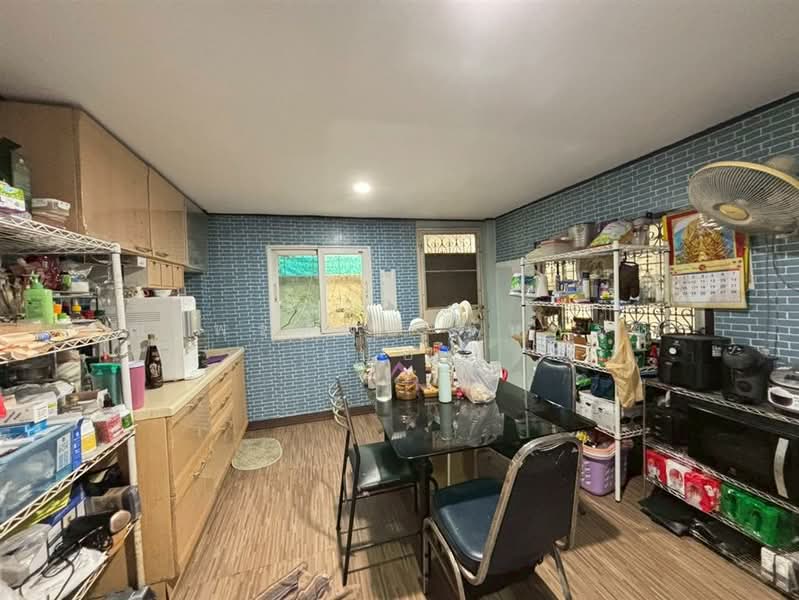 ที่ดิน + บ้าน 2 ชั้น 50 ตร.ว. ซอยพหลโยธิน26 ถนนพหลโยธิน, Bangkok, ถนนพหลโยธิน, Jom Phon, Chatuchak, Bangkok, 3 Bedrooms, 200 sqm, Single Detached House For Sale, by คุณ พรทิพย์ จันทร์หา (ปุ๋ย), 500168717 - DDproperty.com