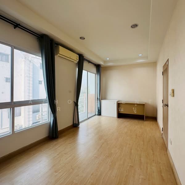 ทาวน์โฮม3ชั้น 20.4ตรว. ซ.นาคนิวาส48 แยก14 (ลาดพร้าว71), Bangkok, Lat Phrao, Lat Phrao, Bangkok, 3 Bedrooms, 165 sqm, Townhouse For Sale, by AJHOMECENTER - คุณบู้, 500168728 - DDproperty.com