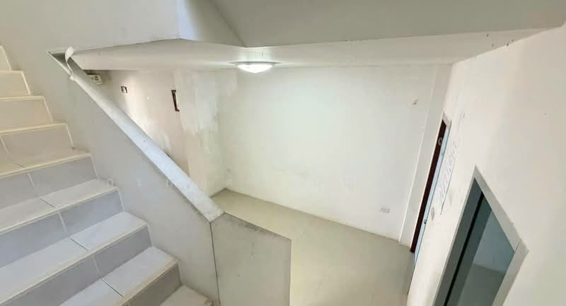 Golden Town Wang Hin - Khao Taeng On : โกลเด้นทาวน์ วังหิน-เขาแตงอ่อน, Chon Buri (Pattaya), Surasak, Si Racha, Chon Buri (Pattaya), 2 Bedrooms, 104 sqm, Townhouse For Sale, by กรกฤตย์ บุญสระ, 500168736 - DDproperty.com