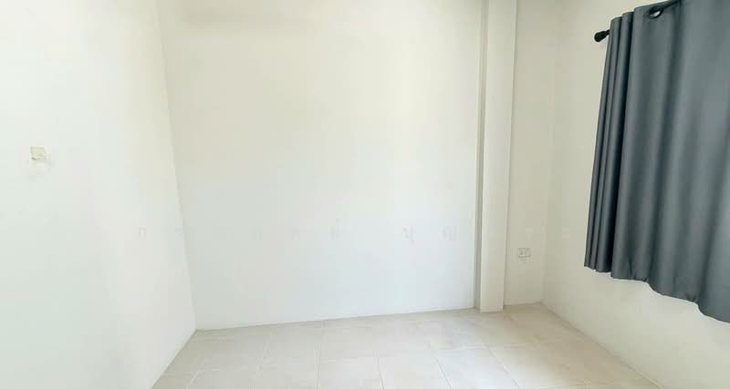 Golden Town Wang Hin - Khao Taeng On : โกลเด้นทาวน์ วังหิน-เขาแตงอ่อน, Chon Buri (Pattaya), Surasak, Si Racha, Chon Buri (Pattaya), 2 Bedrooms, 104 sqm, Townhouse For Sale, by กรกฤตย์ บุญสระ, 500168736 - DDproperty.com