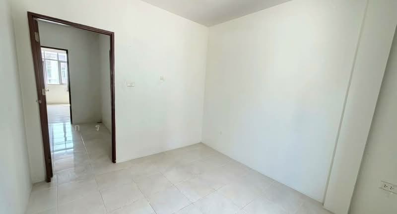 Golden Town Wang Hin - Khao Taeng On : โกลเด้นทาวน์ วังหิน-เขาแตงอ่อน, Chon Buri (Pattaya), Surasak, Si Racha, Chon Buri (Pattaya), 2 Bedrooms, 104 sqm, Townhouse For Sale, by กรกฤตย์ บุญสระ, 500168736 - DDproperty.com