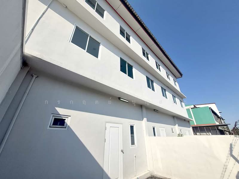 ตึก 3 ชั้น 1 ห้อง ซอยพหลโยธิน 62 ถนนพหลโยธิน ปทุมธานี, Pathum Thani, พหลโยธิน, Khu Khot, Lam Luk Ka, Pathum Thani, 4 Bedrooms, 175 sqm, Townhouse For Sale, by กรกฤตย์ บุญสระ, 500168746 - DDproperty.com