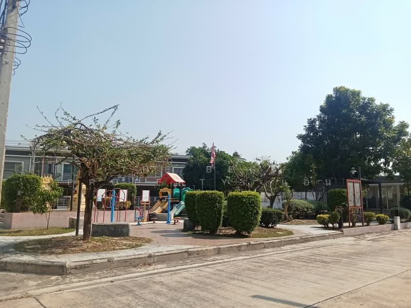 หมู่บ้านไลฟ์ ทาวน์โฮม ห้วยกะปิ (Life Townhome), ชลบุรี, ห้วยกะปิ, เมืองชลบุรี, ชลบุรี, 120 ตร.ม., ทาวน์เฮ้าส์ ขาย, โดย The Best Property แอน, 500168748 - DDproperty.com