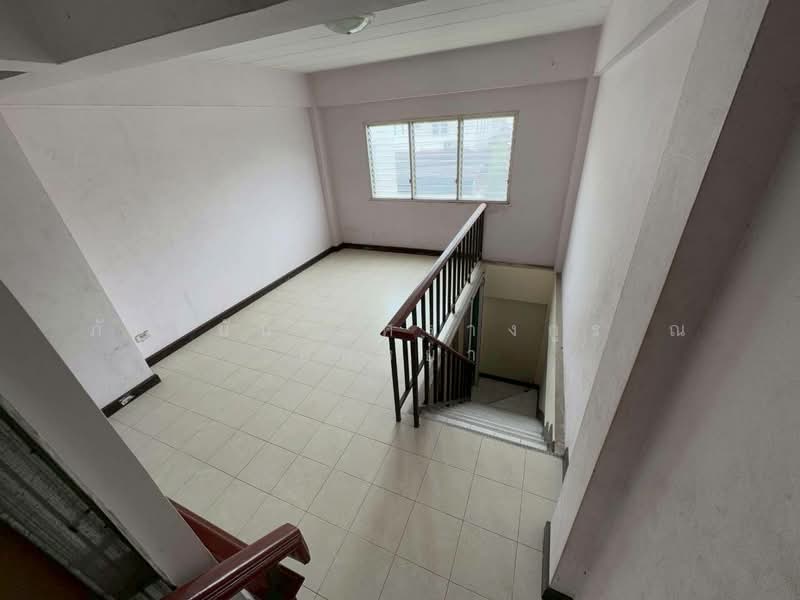 อาคารพาณิชย์ 3.5 ชั้น ถนนลำลูกกา 11 ถนนเสมาฟ้าคราม ต.คูคต อ.ลำลูกกา จ.ปทุมธานี, Pathum Thani, ลำลูกกา, Khu Khot, Lam Luk Ka, Pathum Thani, , 76 sqm, Shophouse For Sale, by ภัทรนัน อิศรางกูร ณ อยุธยา, 500168825 - DDproperty.com