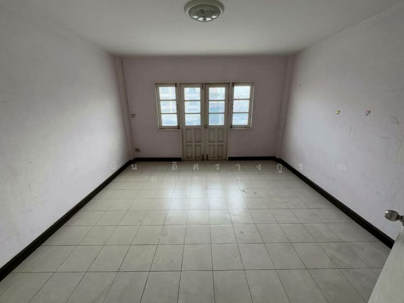 อาคารพาณิชย์ 3.5 ชั้น ถนนลำลูกกา 11 ถนนเสมาฟ้าคราม ต.คูคต อ.ลำลูกกา จ.ปทุมธานี, Pathum Thani, ลำลูกกา, Khu Khot, Lam Luk Ka, Pathum Thani, , 76 sqm, Shophouse For Sale, by ภัทรนัน อิศรางกูร ณ อยุธยา, 500168825 - DDproperty.com