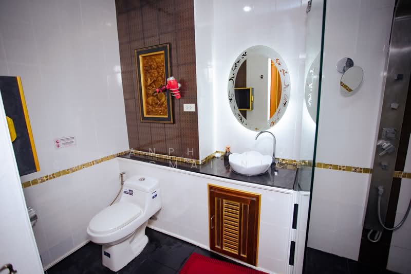 Hotel business for sale with good location, Chiang Mai, Wat Khet, Muang Chiang Mai, Chiang Mai, , 2,000 sqm, Business For Sale, by Kanphakpim Chiangmai Nice Home, 500168830 - DDproperty.com