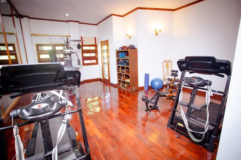 Hotel business for sale with good location, Chiang Mai, Wat Khet, Muang Chiang Mai, Chiang Mai, , 2,000 sqm, Business For Sale, by Kanphakpim Chiangmai Nice Home, 500168830 - DDproperty.com