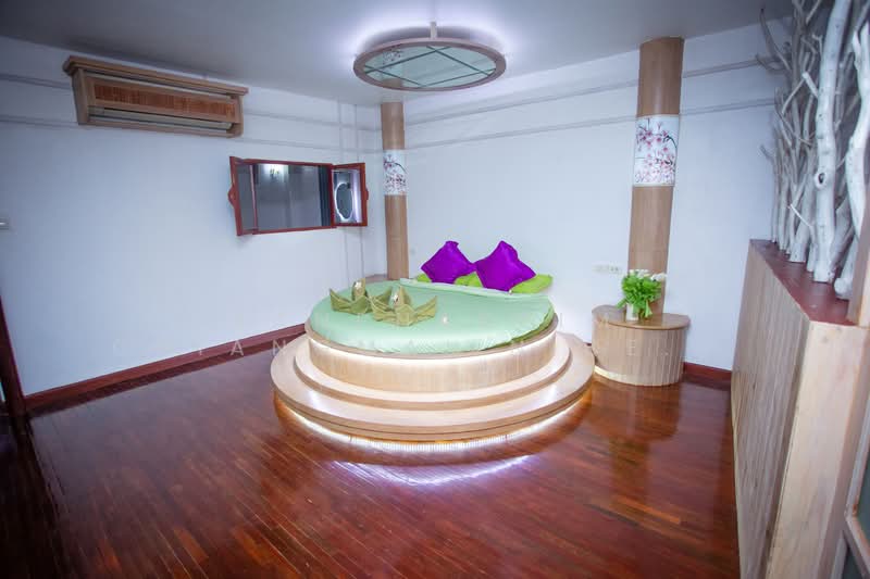 Hotel business for sale with good location, Chiang Mai, Wat Khet, Muang Chiang Mai, Chiang Mai, , 2,000 sqm, Business For Sale, by Kanphakpim Chiangmai Nice Home, 500168830 - DDproperty.com