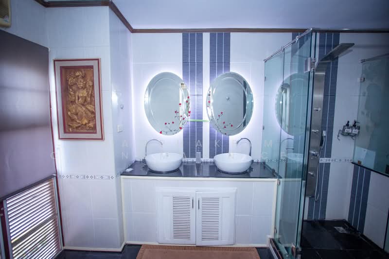 Hotel business for sale with good location, Chiang Mai, Wat Khet, Muang Chiang Mai, Chiang Mai, , 2,000 sqm, Business For Sale, by Kanphakpim Chiangmai Nice Home, 500168830 - DDproperty.com