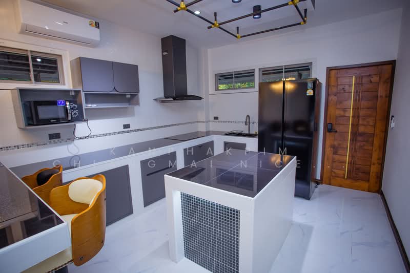 Hotel business for sale with good location, Chiang Mai, Wat Khet, Muang Chiang Mai, Chiang Mai, , 2,000 sqm, Business For Sale, by Kanphakpim Chiangmai Nice Home, 500168830 - DDproperty.com