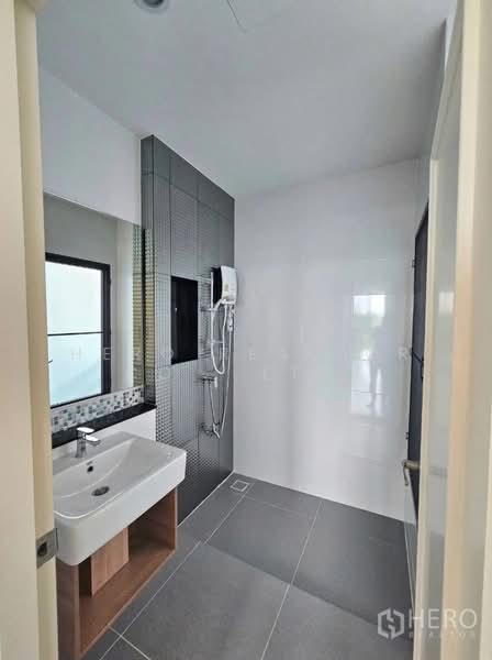 For Rent Townhouse in Baan Klang Muang Rama 9-Krungthep Kreetha in Thap Chang, Saphan Sung hre00310, Bangkok, Thap Chang, Saphan Sung, Bangkok, 3 Bedrooms, 152 sqm, Townhouse For Rent, by Hero Realtor Co., Ltd., 500168852 - DDproperty.com