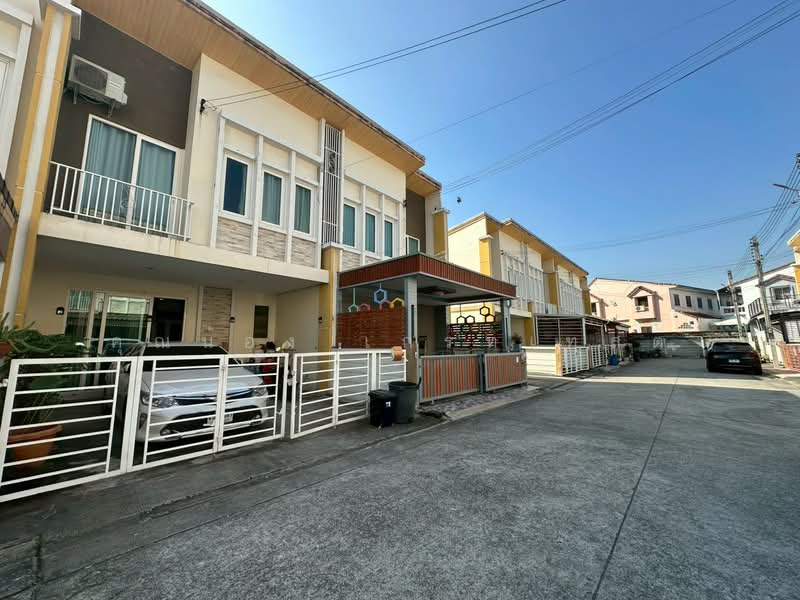 Golden Town Rama 2, Samut Sakhon, Rama 2 Road, Soi Wat Panthai Norasing, Phanthai Norasing, Muang Samut Sakhon, Samut Sakhon, 4 Bedrooms, 100 sqm, Townhouse For Sale, by คุณน้อง เกรทเทสต์, 500168857 - DDproperty.com