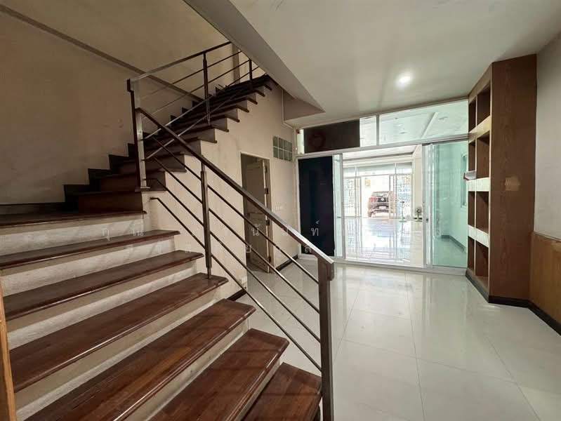 อาคารพาณิชย์ 3 ชั้น 34 ตร.ว. อาคารพาณิชย์ ตรงข้ามหมู่บ้านสิรินพาร์ค ซอยบางแวก, Bangkok, Bang Phai, Bang Khae, Bangkok, , 150 sqm, Shophouse For Sale, by คุณ ภรนันท์ปภัษฬ์ สวัสดิยกุล (ปู), 500168916 - DDproperty.com