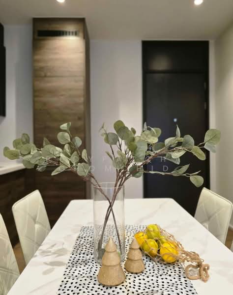 Muniq Langsuan, Bangkok, Soi Tonson, Lumphini, Pathum Wan, Bangkok, 2 Bedrooms, 86 sqm, Condo For Rent, by Ploypatcha Chomchid, 500168986 - DDproperty.com