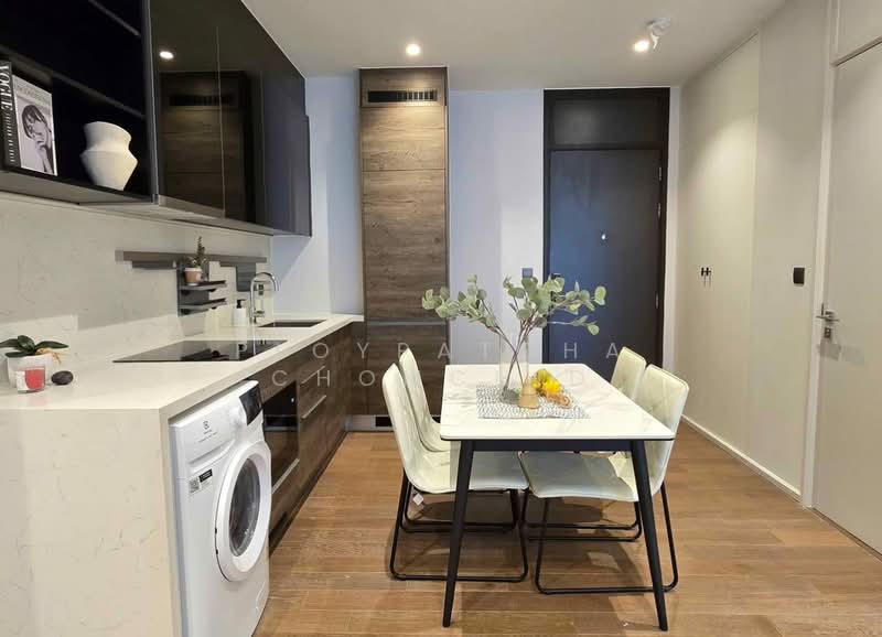 Muniq Langsuan, Bangkok, Soi Tonson, Lumphini, Pathum Wan, Bangkok, 2 Bedrooms, 86 sqm, Condo For Rent, by Ploypatcha Chomchid, 500168986 - DDproperty.com