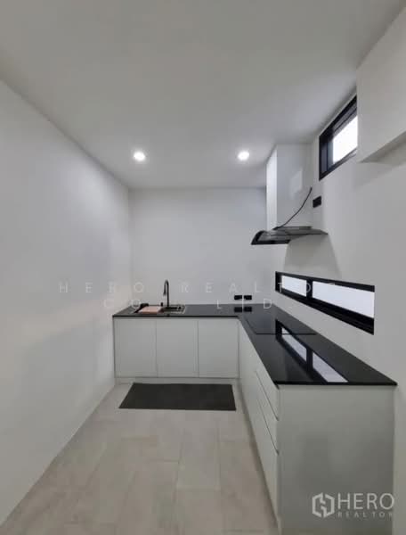 For rent 3 Bedroom Detached House in Suan Luang, Suan Luang, Bangkok hre00312, Bangkok, Suan Luang, Suan Luang, Bangkok, 3 Bedrooms, 240 sqm, Single Detached House For Rent, by Hero Realtor Co., Ltd., 500169022 - DDproperty.com