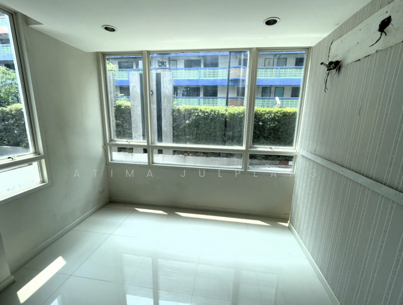 Elements Srinakarin, Bangkok, 43-1 Soi Supaphong 3, Intersection 4, Srinakarin Road, Nong Bon, Prawet, Bangkok, 2 Bedrooms, 55 sqm, Condo For Sale, by Atima Julplang, 500169033 - DDproperty.com